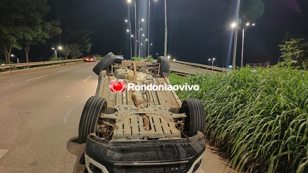 TRÊS VEZES: Jeep capota após colisão no viaduto da BR-364 em Porto Velho