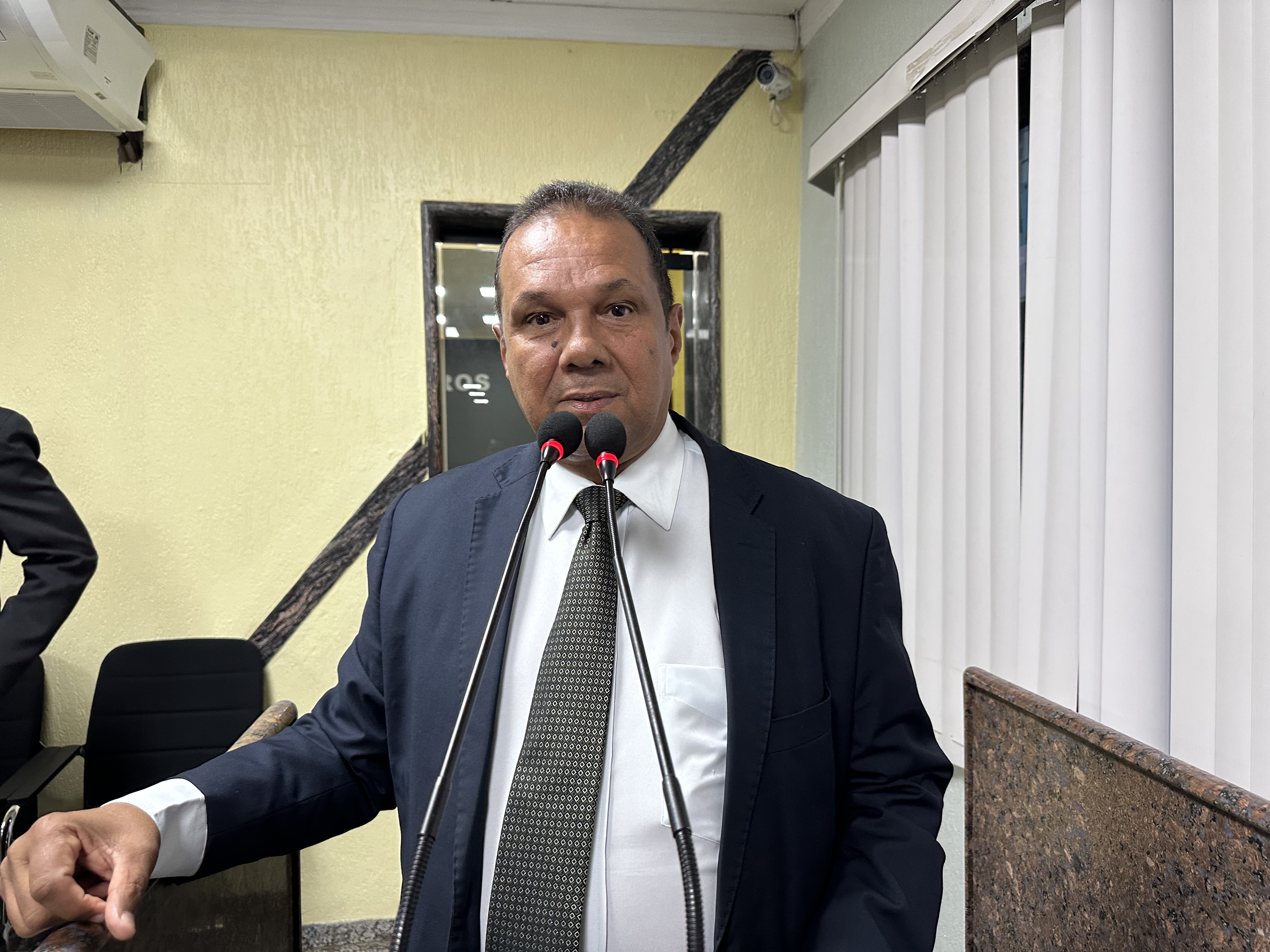 EX-PETISTA: Vereador bolsonarista tenta ‘enrolar’ para permanecer no cargo