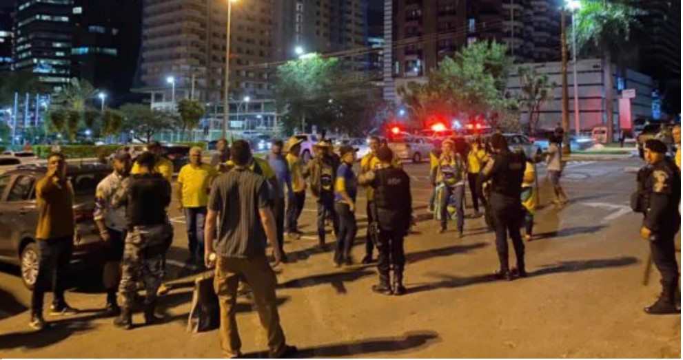 LEVARAM BALA: Bolsonaristas transtornados invadem sede da PF em Brasília