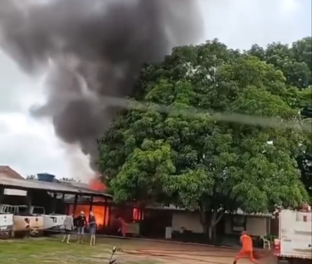 VÍDEO: Prédio do Ibama é atingido por incêndio em Rondônia 